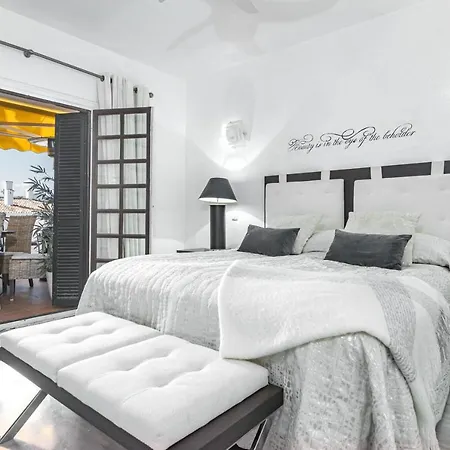 Exclusive Vintage Serenade In Aldea Blanca - Walking Distance To Centro Plaza *